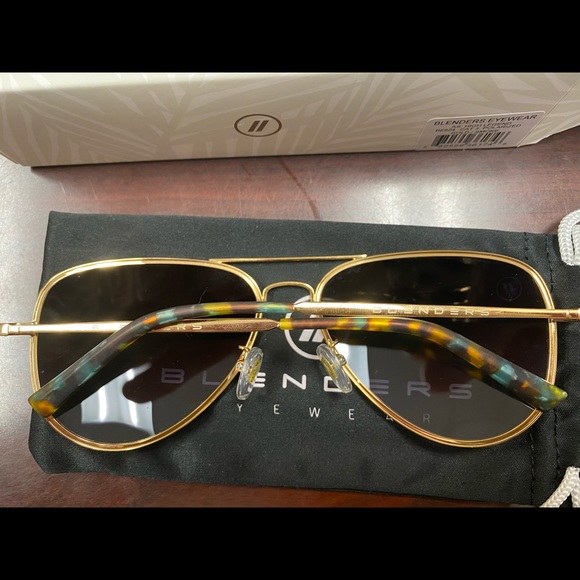 Blenders Eyewear Aviator Sunglasses - Picture 1 of 2